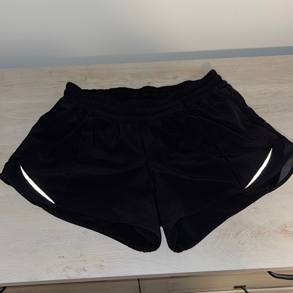 Lululemon hotty hot lined athletic shorts